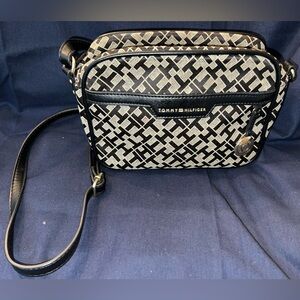 Tommy Hilfiger cross body purse